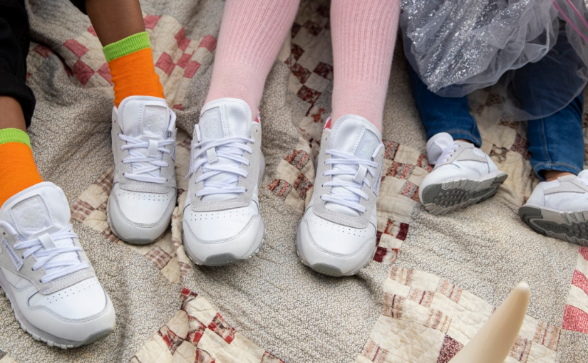 Jak znaleźć idealne sneakersy dla dziecka?
