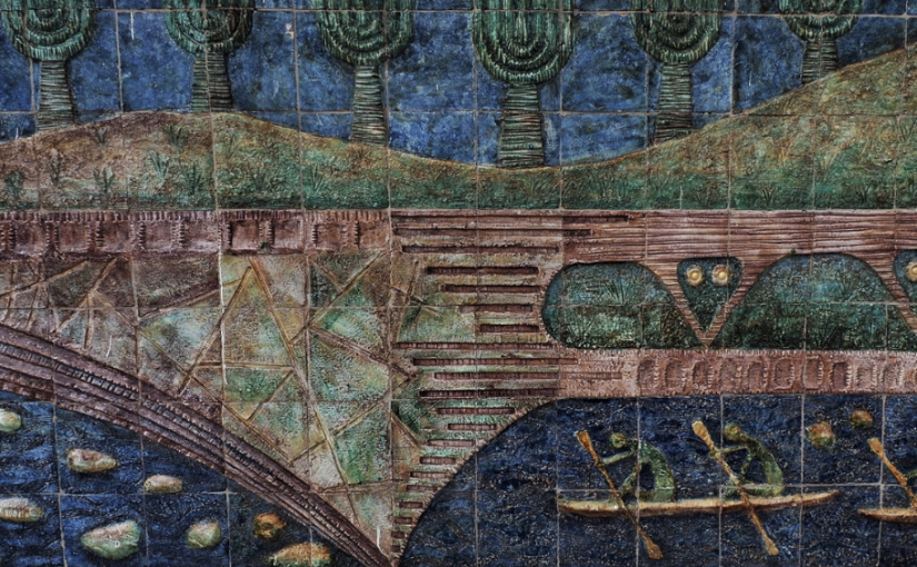 Wyjątkowe dekoracje ceramiczne, czyli jesienne spacery po mieście