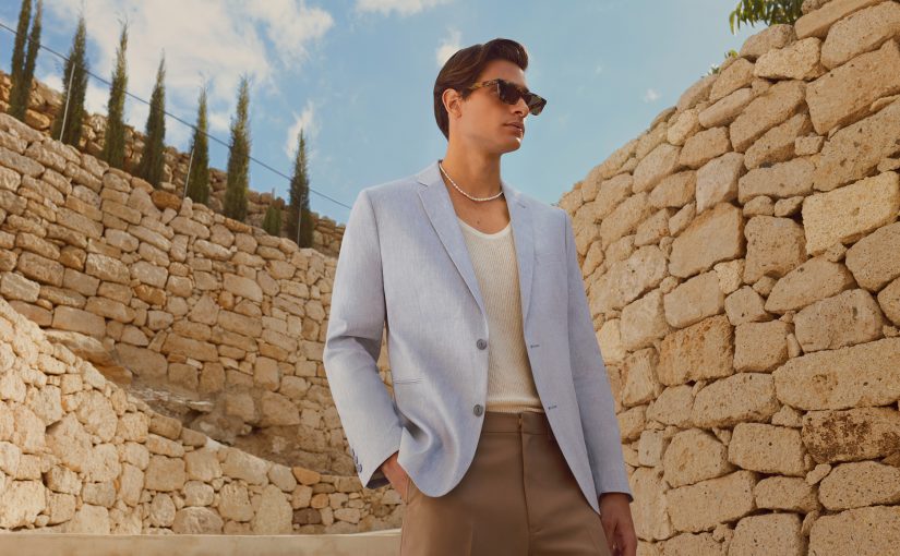 Strój koktajlowy męski – sprawdź, co wybrać razem z nami!