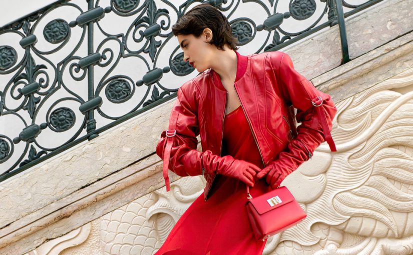 Autumn is red. Czerwień kolorem jesieni w kampanii Answear.com: “Ubierz życie w to, co cenne”