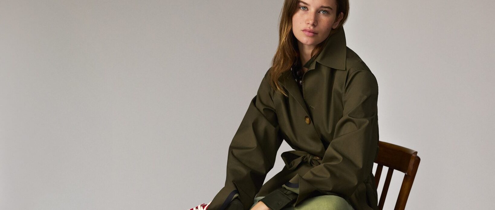 kolor khaki