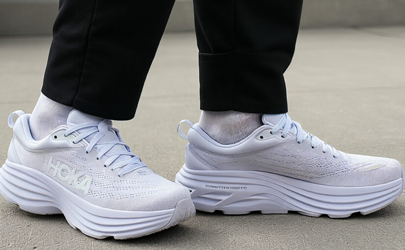 Sneakersy na koturnie powracają w wielkim stylu – jak je nosić?