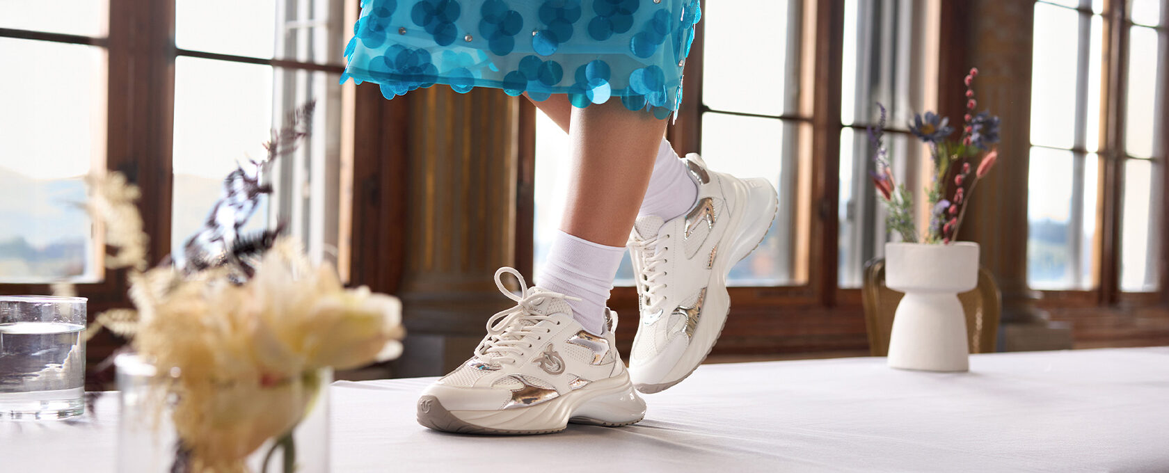 Buty do niebieskiej sukienki