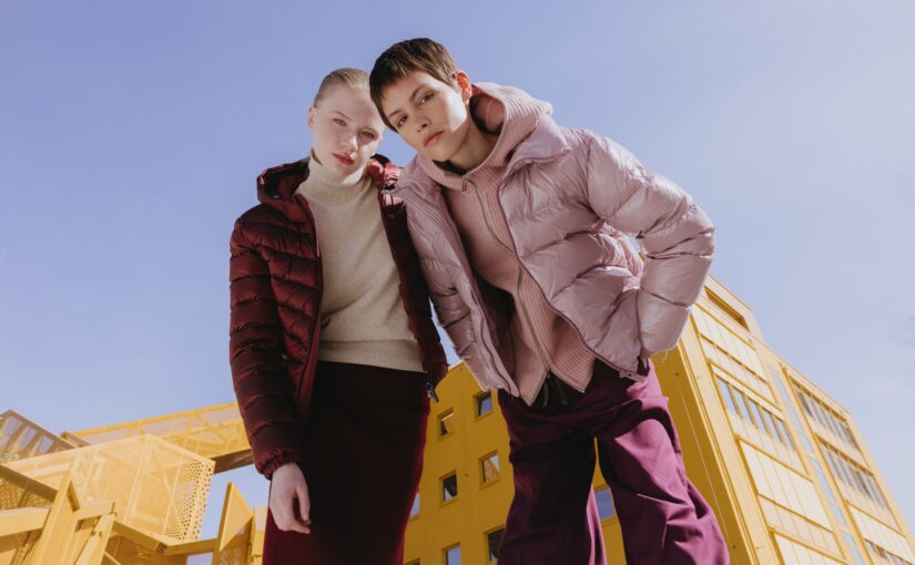 Bordowe spodnie damskie – 7 stylizacji, które odmienią Twój look