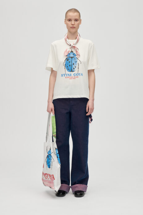 biały t-shirt z nadrukiem