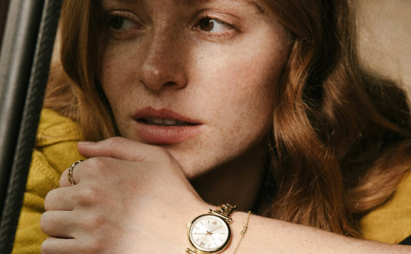 Żółte plamy pod pachami – przyczyny i usuwanie